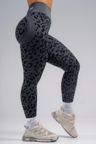 NEBBIA Kompresné push-up legíny s leopardím vzorom PRIMAL čierne 2