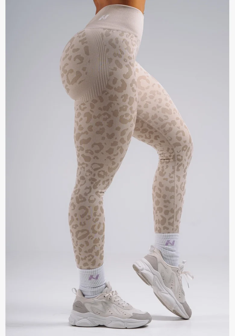 NEBBIA Kompresné push-up legíny s leopardím vzorom PRIMAL krémové