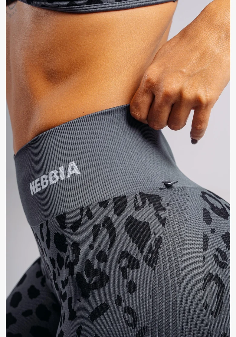 NEBBIA Kompresné push-up šortky s leopardím vzorom PRIMAL čierne