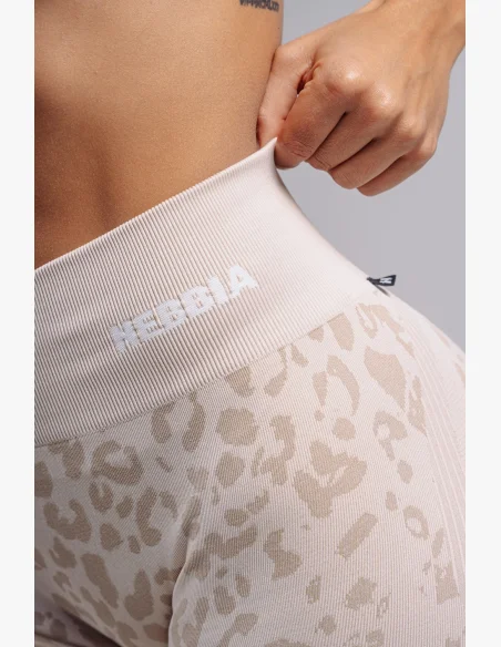 NEBBIA Kompresné push-up šortky s leopardím vzorom PRIMAL krémové