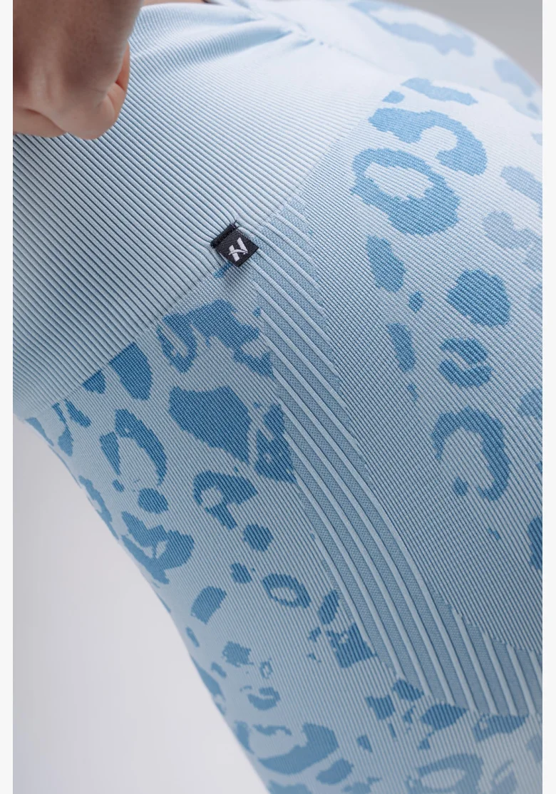 NEBBIA Kompresné push-up šortky s leopardím vzorom PRIMAL modré