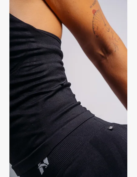 NEBBIA Halter top s vstavanou podprsenkou PRIMAL čierny
