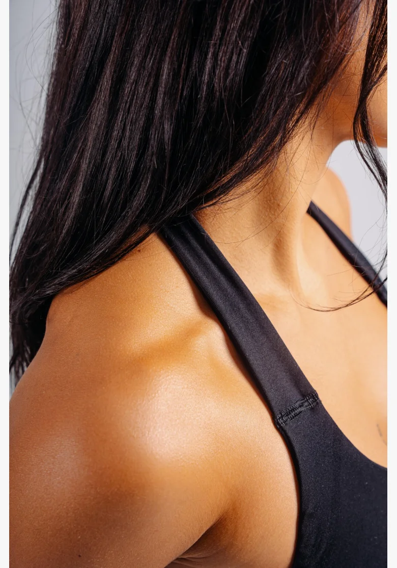 NEBBIA Halter top s vstavanou podprsenkou PRIMAL čierny