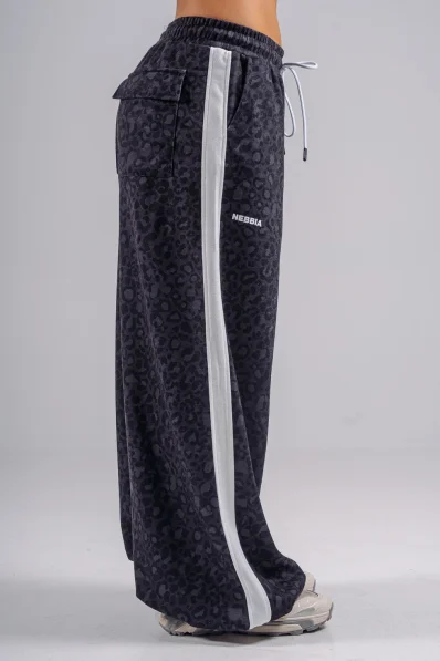 NEBBIA Baggy tepláky s leopardím vzorom PRIMAL čierne 2