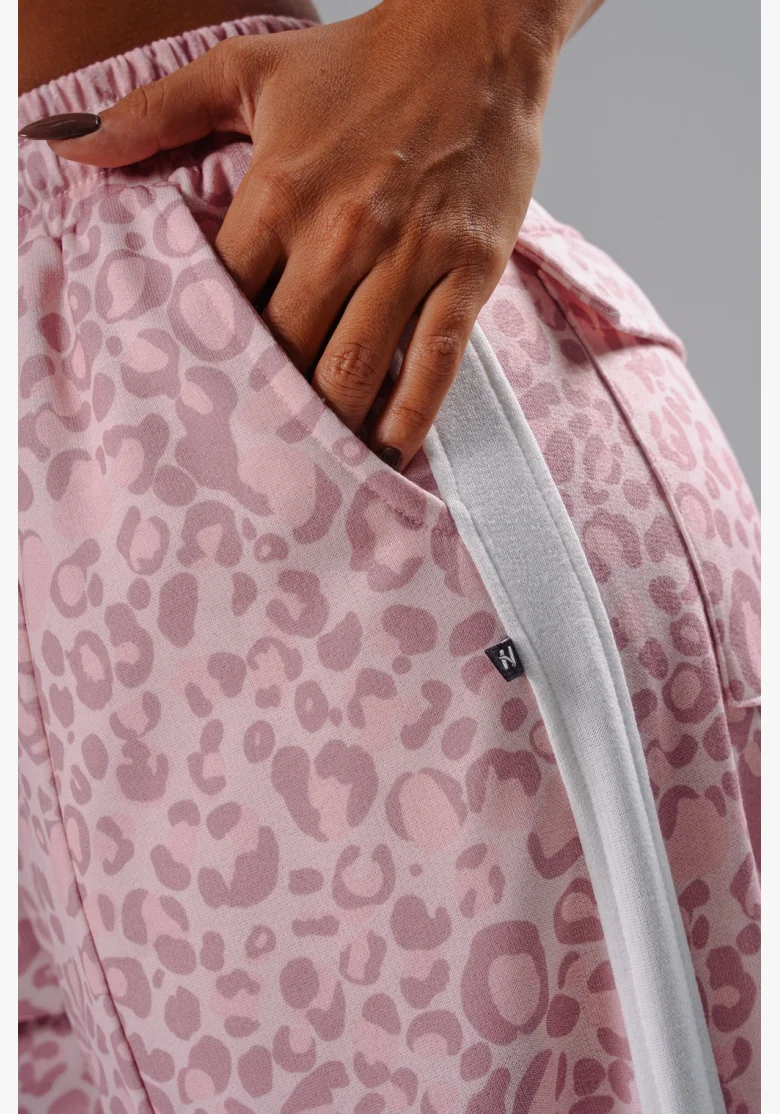 NEBBIA Baggy tepláky s leopardím vzorom PRIMAL ružové