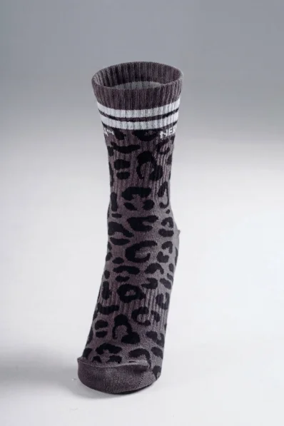 NEBBIA Crew ponožky s leopardím vzorom PRIMAL čierne 2
