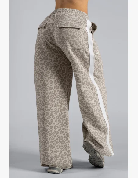 NEBBIA Baggy tepláky s leopardím vzorom PRIMAL krémové