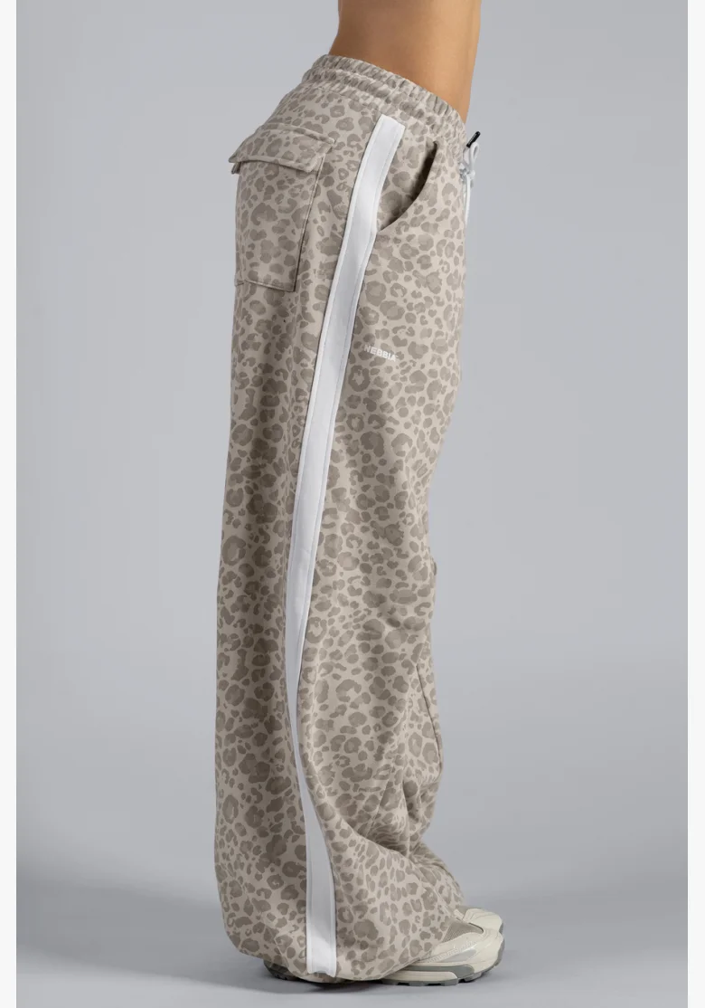 NEBBIA Baggy tepláky s leopardím vzorom PRIMAL krémové
