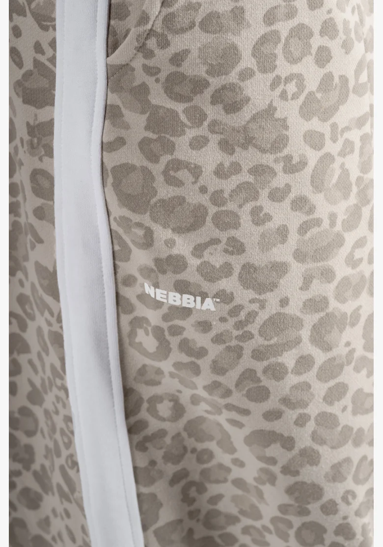 NEBBIA Baggy tepláky s leopardím vzorom PRIMAL krémové