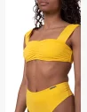 Dámy, ktoré sú aktívne, ale zároveň im záleží vyzerať dokonale trendy a upravene ocenia náš bikini top.