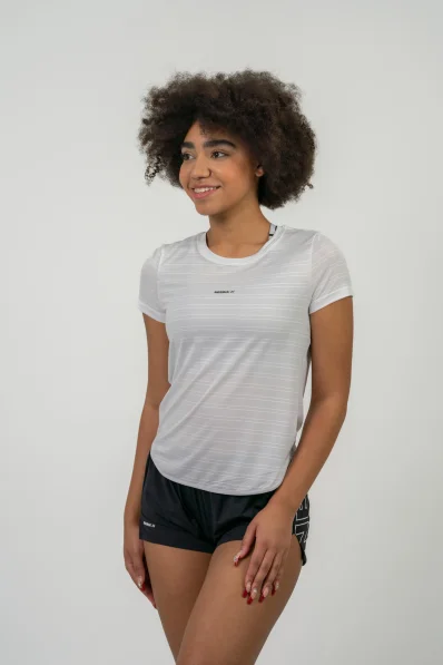 NEBBIA FIT Activewear tričko “Airy” s reflexným logom čierna