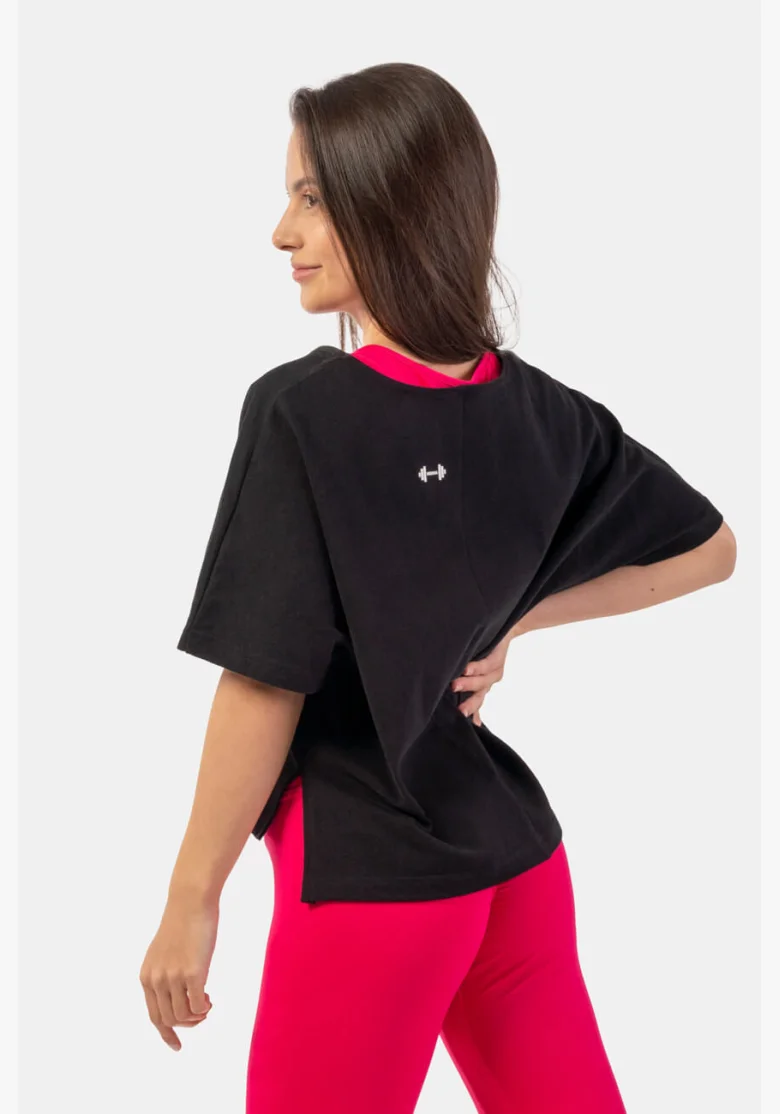 NEBBIA Voľné crop tričko „The Minimalist“ z organickej bavlny čierna