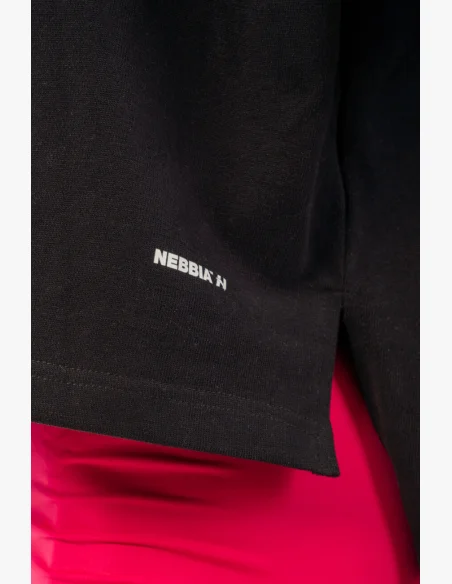 NEBBIA Voľné crop tričko „The Minimalist“ z organickej bavlny čierna