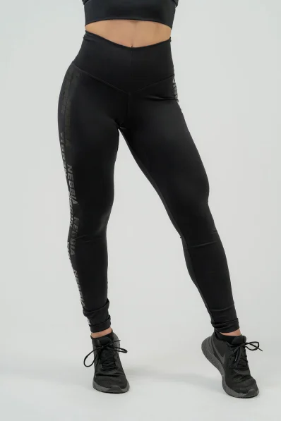NEBBIA Tvarujúci bezšvový crop top FLOW SEAMLESS čierny 2