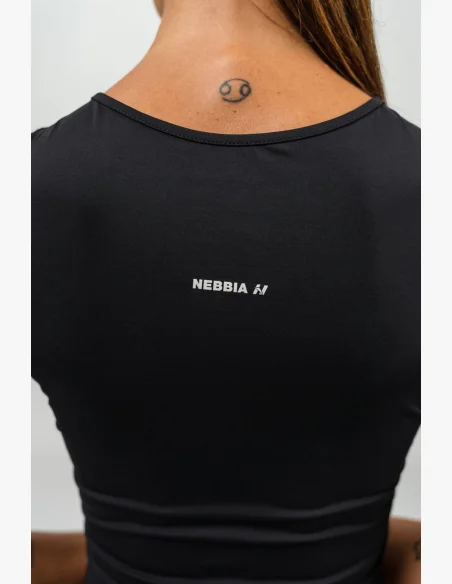 NEBBIA Crop top tričko CONFIDENCE čierna