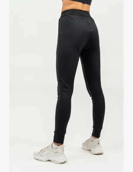 NEBBIA Slim fit legíny s vreckami GYM SPIRIT čierna
