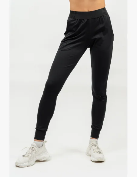 NEBBIA Slim fit legíny s vreckami GYM SPIRIT čierna