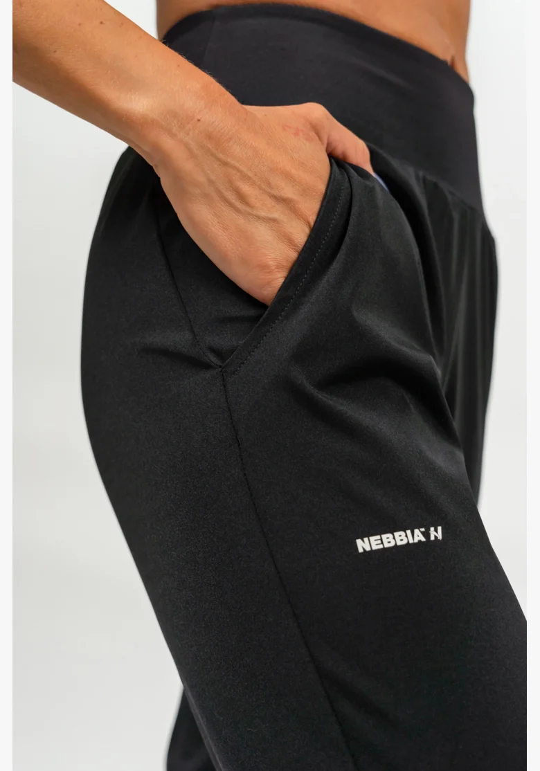 NEBBIA Slim fit legíny s vreckami SLEEK čierna