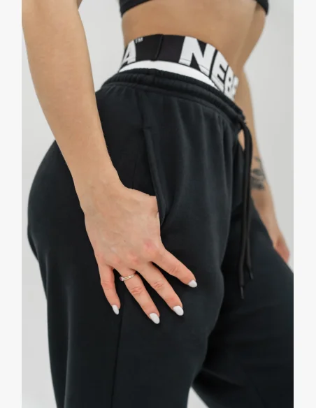 NEBBIA Športové tepláky MUSCLE MOMMY čierna