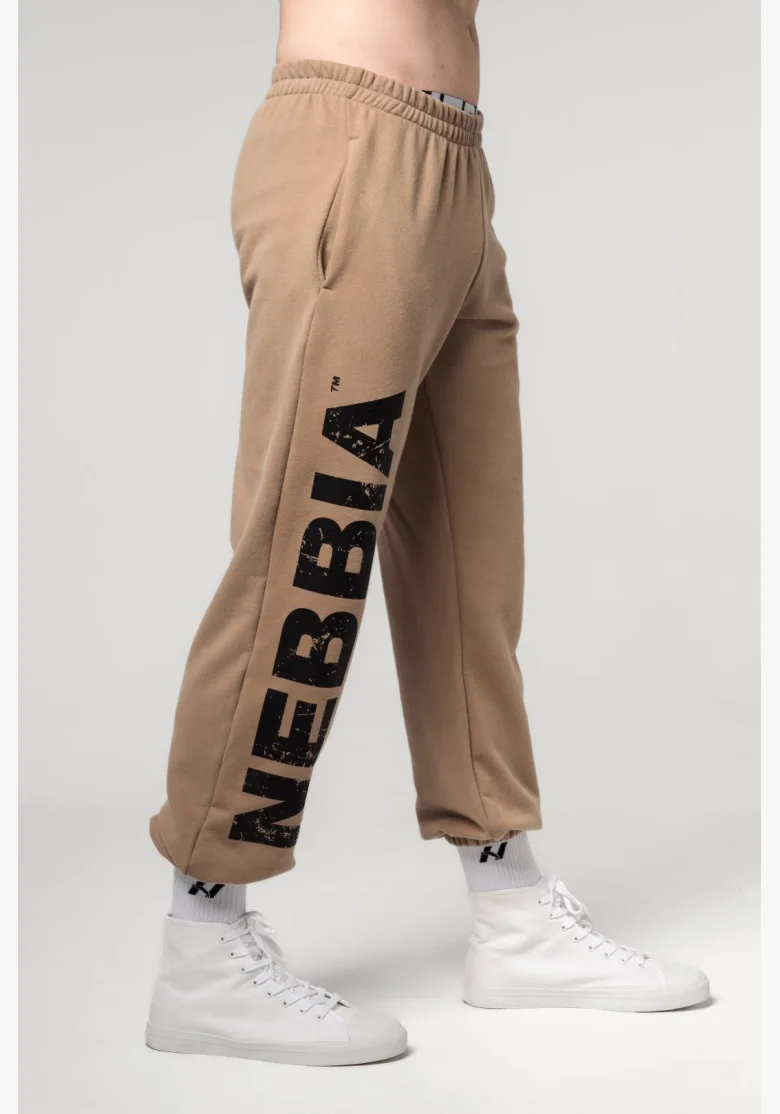 NEBBIA Voľné baggy tepláky s vreckami GYM BRO hnedá
