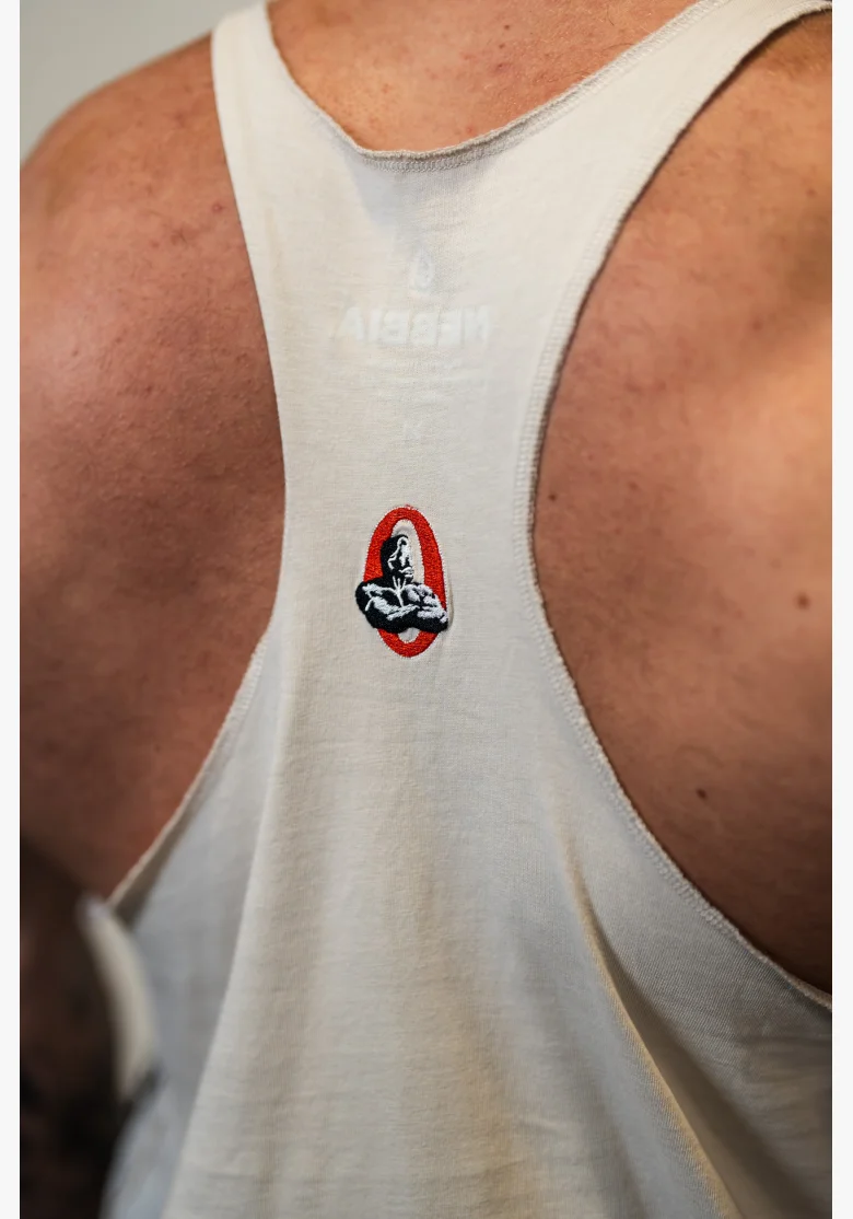 NEBBIA Washed muscle back stringer GOLDEN AGE šedé