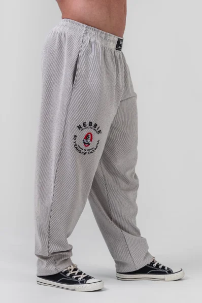 NEBBIA • NEBBIA Oversized tepláky SIGNATURE čierne • Nebshop.sk