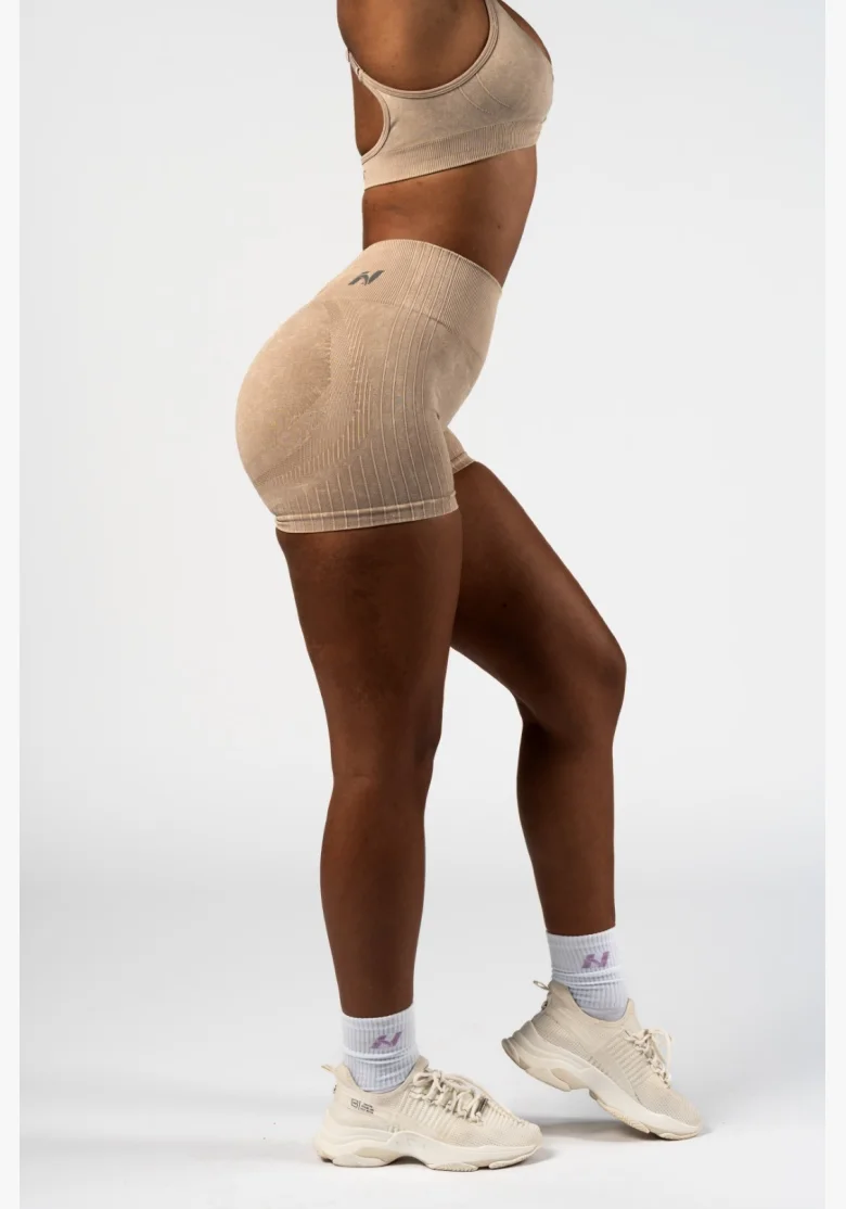 NEBBIA Bezšvové push-up šortky s vysokým pásom TOTALLY SEAMLESS krémové