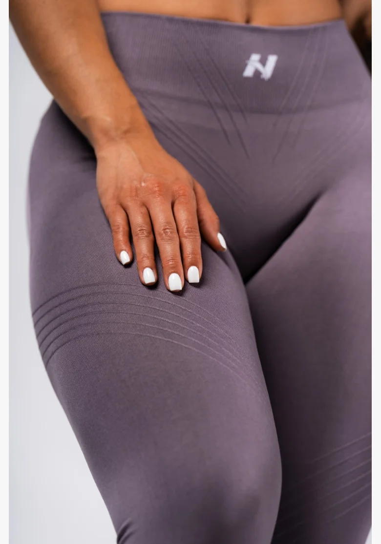 NEBBIA Tvarujúce bezšvové maximum push-up legíny FLOW SEAMLESS šedé