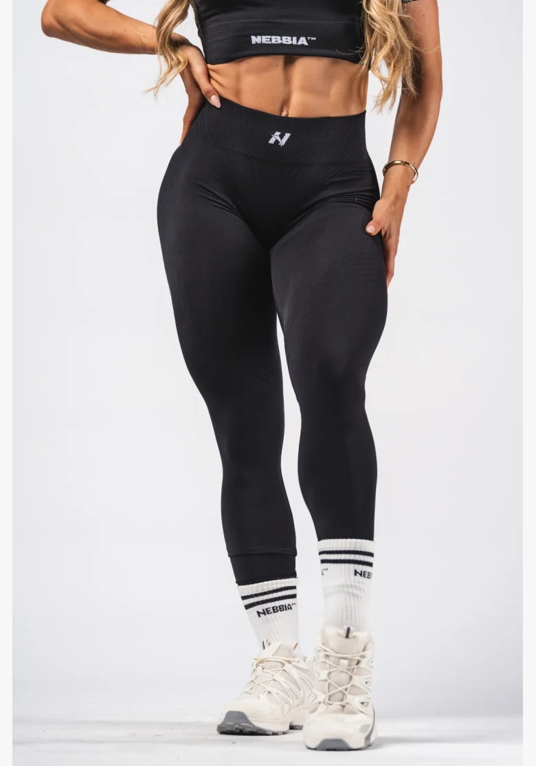 NEBBIA Tvarujúce bezšvové maximum push-up legíny FLOW SEAMLESS čierne