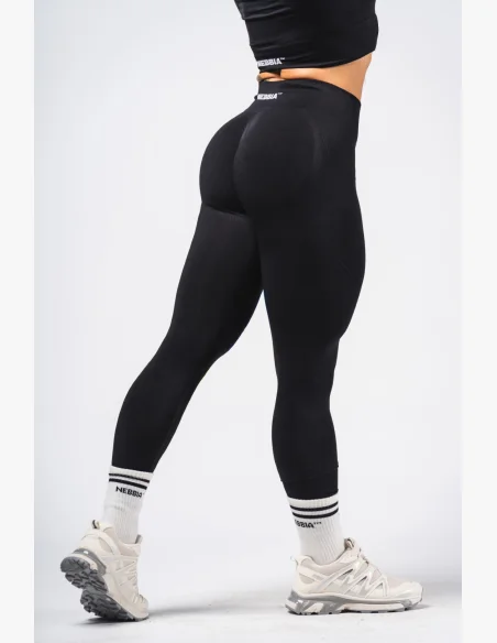 NEBBIA Tvarujúce bezšvové maximum push-up legíny FLOW SEAMLESS čierne