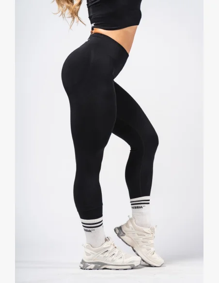 NEBBIA Tvarujúce bezšvové maximum push-up legíny FLOW SEAMLESS čierne