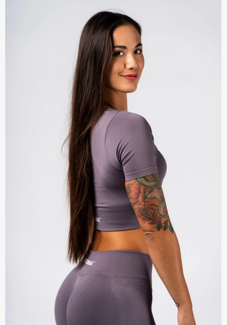 NEBBIA Tvarujúci bezšvový crop top FLOW SEAMLESS sivý