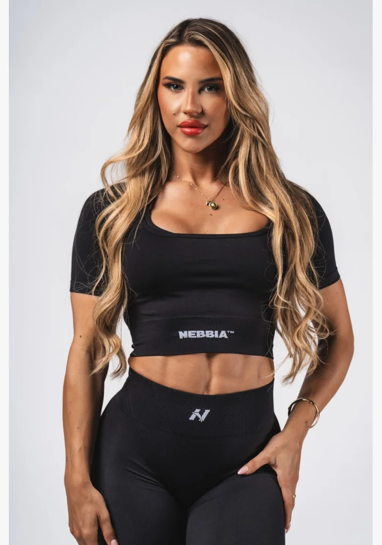 NEBBIA Tvarujúci bezšvový crop top FLOW SEAMLESS čierny