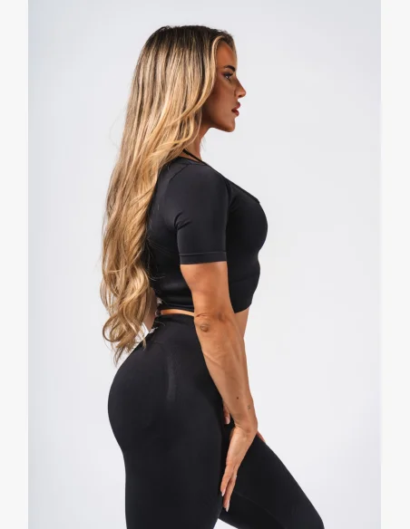 NEBBIA Tvarujúci bezšvový crop top FLOW SEAMLESS čierny