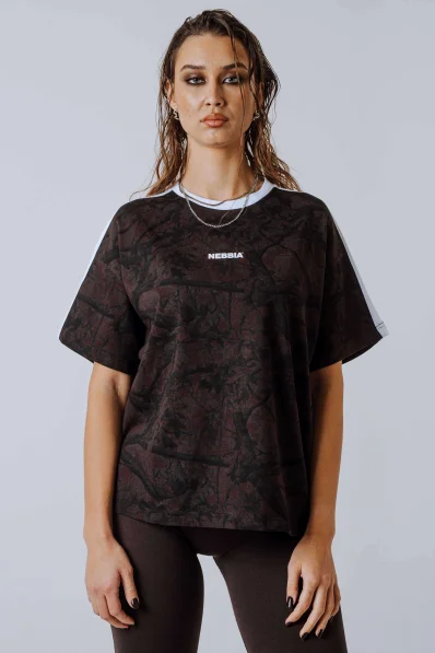 NEBBIA Relaxed fit tričko POWER camo hnedé