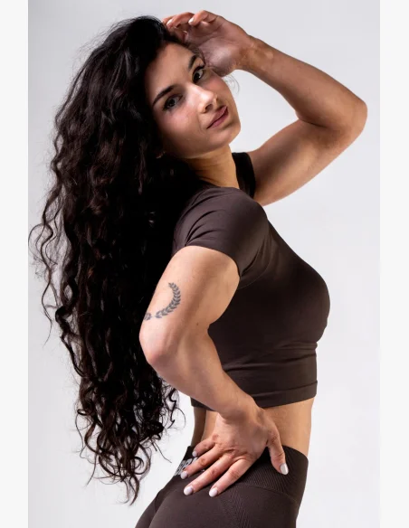 NEBBIA Seamless crop top s krátkymi rukávmi POWER hnedý