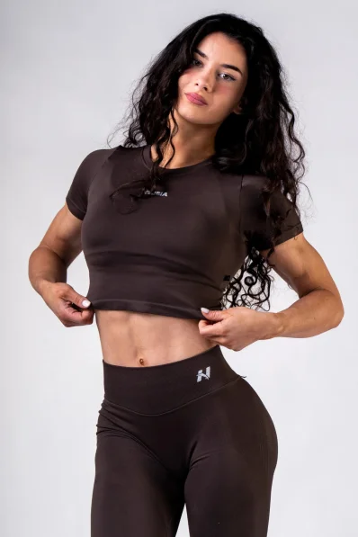 NEBBIA Seamless crop top s krátkymi rukávmi POWER hnedý