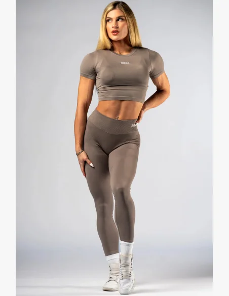NEBBIA Seamless crop top s krátkym rukávom POWER béžový