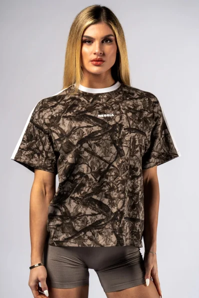 NEBBIA Relaxed fit tričko POWER camo béžové 2