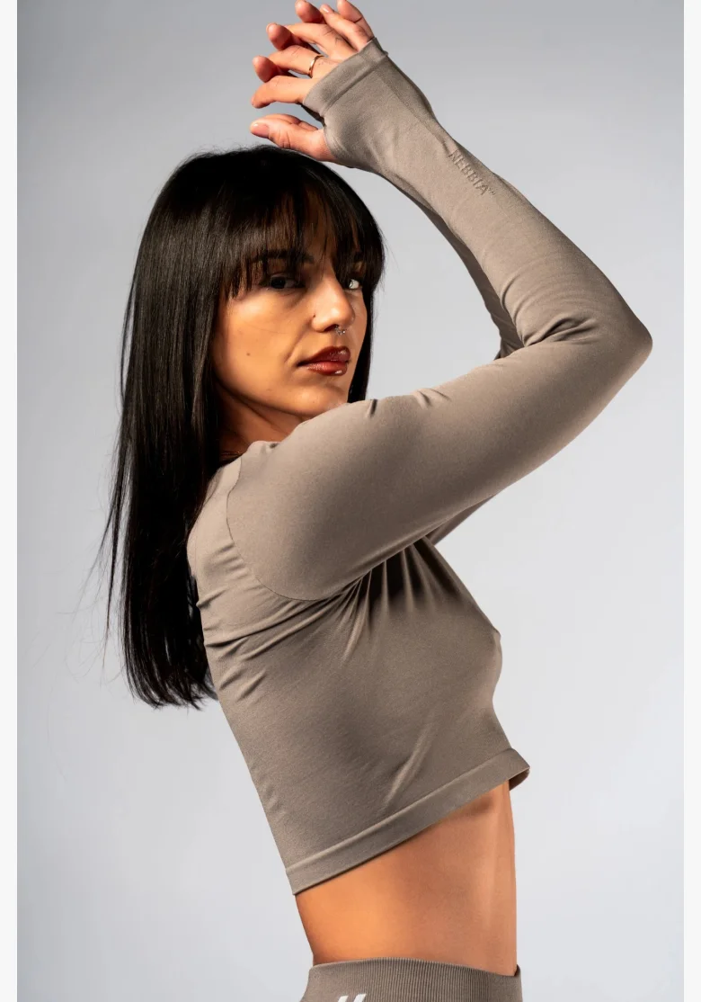 NEBBIA Seamless crop top s dlhým rukávom POWER béžový